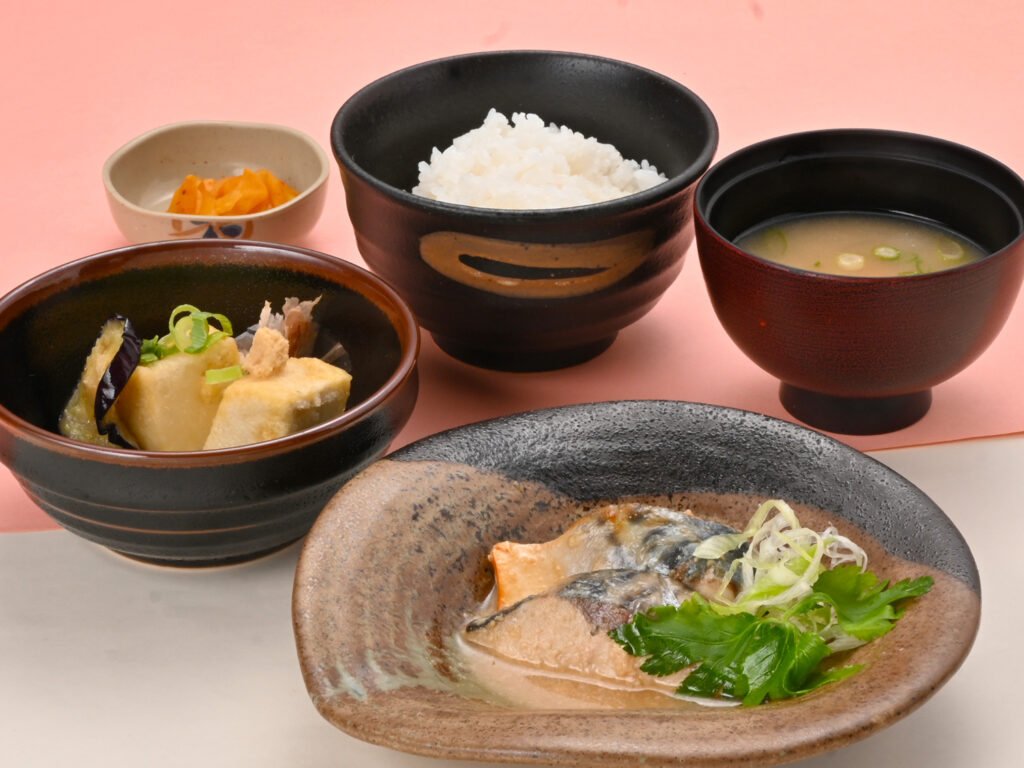 サバの味噌煮定食